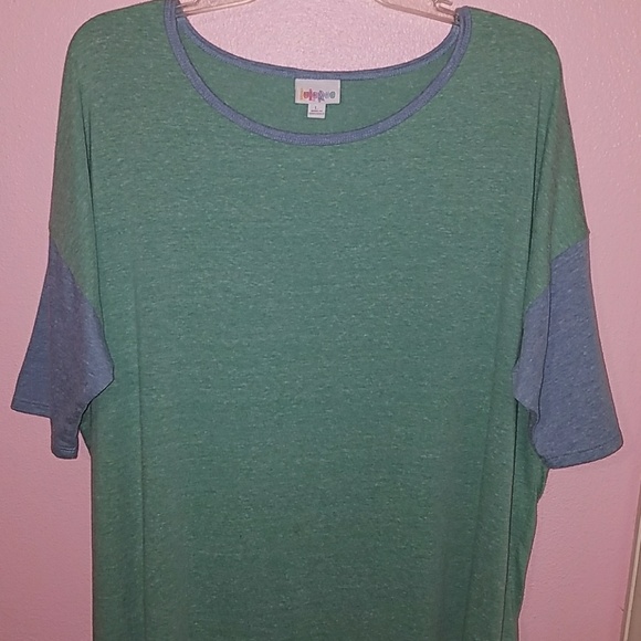 LuLaRoe Tops - LuLaRoe Irma sz LG